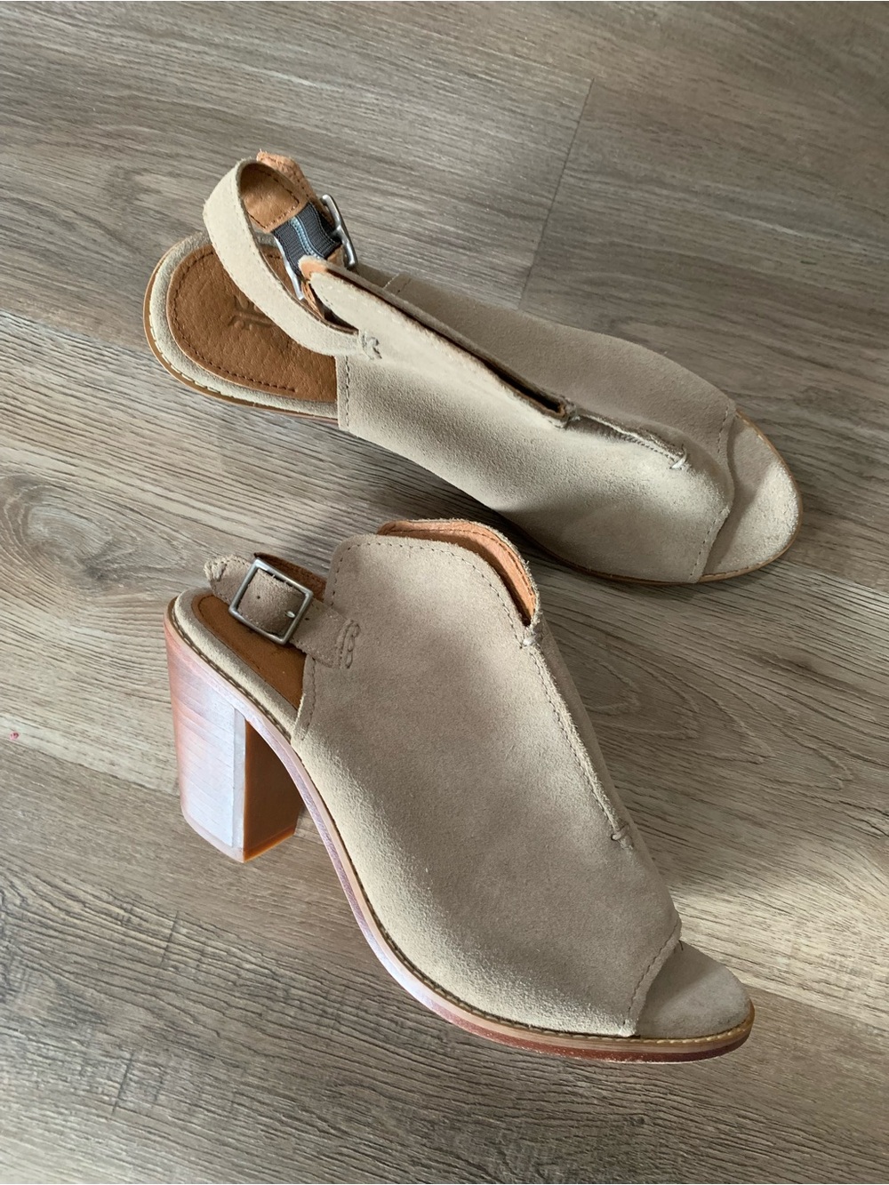 NWOT Frye  Courtney Sling Back